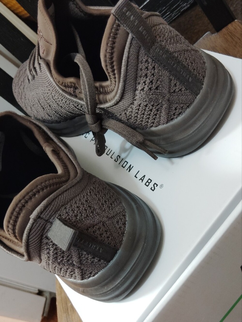APL Men’s TechLoom Knit Trainer - Taupe Brown - Picture 5 of 6